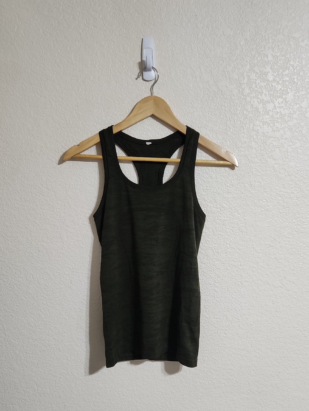 Lululemon Athletica Tank Top Swiftly Tech Dark Green Brave Olive Black Size 4 - Picture 5 of 10